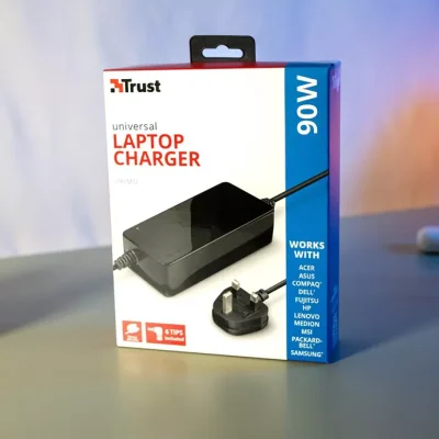 Trust - Primo Universal Laptop UK Charger (19V-90W) - Black